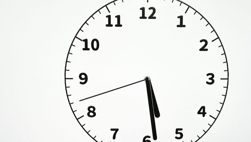 午後5時半ごろを表す時計